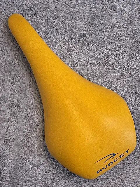 AVOCET AMPD X-Country R Cosmetic BLEM Saddle- Ti Rails- Yellow with Blue